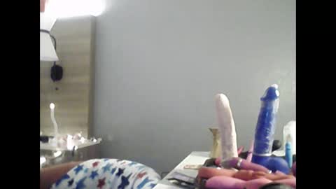 Strawberry212 online show from January 11, 2026, 1:05 pm