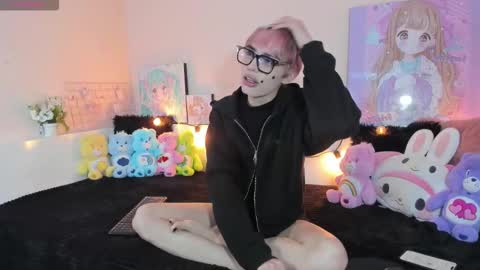 strawberry_kitty_ online show from December 19, 2025, 4:41 am