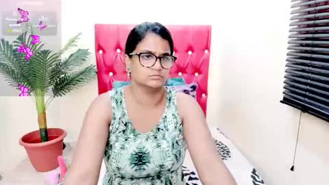 strawberry_lipz online show from October 14, 2025, 4:13 am