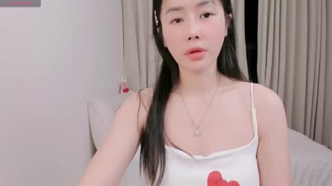 strawberry_loveee online show from October 8, 2025, 3:20 pm