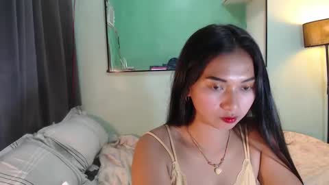 strawberrycakex online show from March 12, 2025, 1:25 am