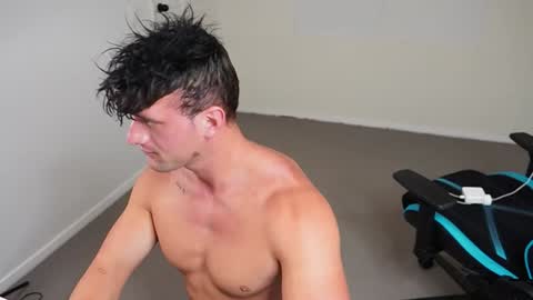 Snapshot of streatmeat chatting on January 6, 2025, 10:37 pm streatmeat online show from January 6, 2025, 10:37 pm