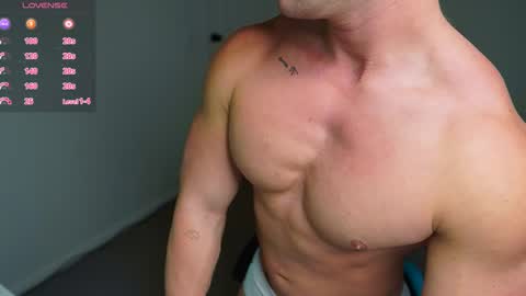 Snapshot of streatmeat chatting on March 10, 2025, 11:49 pm streatmeat online show from March 10, 2025, 11:49 pm