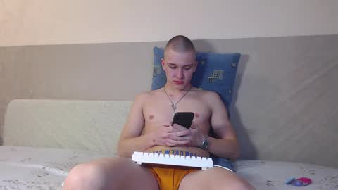 Yan online show from April 7, 2026, 8:53 pm