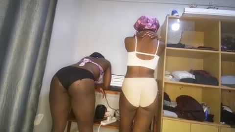 Snapshot of streetlioness chatting on September 22, 2025, 4:09 pm streetlioness online show from September 22, 2025, 4:09 pm