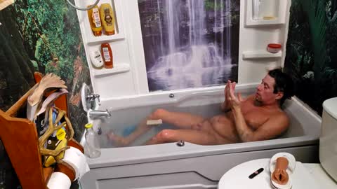 Snapshot of stricktlypleasure chatting on January 10, 2025, 4:01 am stricktlypleasure online show from January 10, 2025, 4:01 am