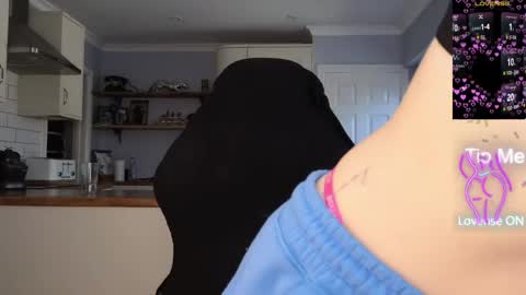 Amorina online show from April 8, 2026, 8:47 am