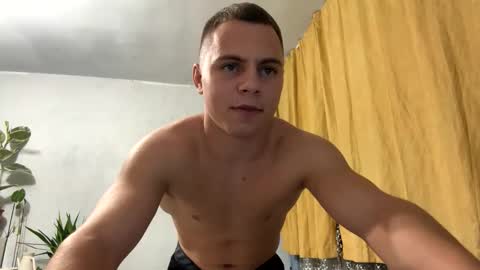 Snapshot of strong_baby chatting on September 24, 2025, 7:50 pm Strong Baby online show from September 24, 2025, 7:50 pm