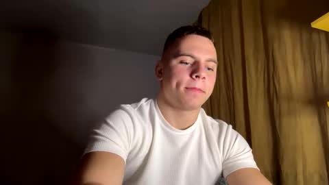 Snapshot of strong_baby chatting on October 27, 2025, 11:36 am Strong Baby online show from October 27, 2025, 11:36 am