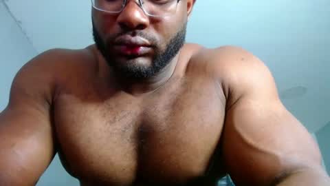 strong_george1 online show from December 14, 2024, 7:25 pm