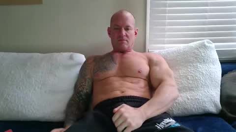 Snapshot of strongandhard073 chatting on February 26, 2026, 2:27 pm StrongAndHard online show from February 26, 2026, 2:27 pm