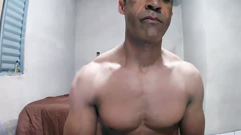 Snapshot of strongdaddyfantastic chatting on July 7, 2026, 9:52 pm strongdaddyfantastic online show from July 7, 2026, 9:52 pm