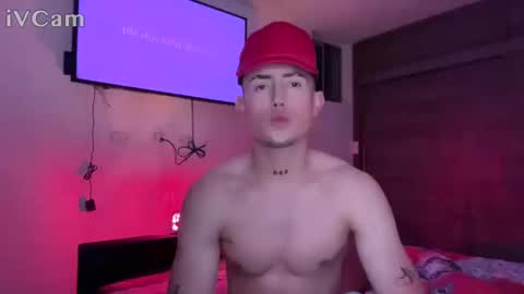 stronghardlatino online show from September 24, 2025, 2:15 am