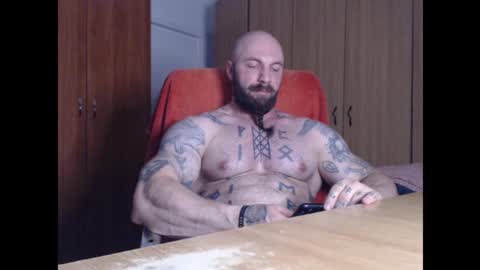 Snapshot of strongivan chatting on September 29, 2025, 5:51 pm StrongIvan online show from September 29, 2025, 5:51 pm