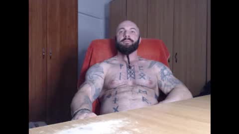 Snapshot of strongivan chatting on November 10, 2025, 7:24 pm StrongIvan online show from November 10, 2025, 7:24 pm