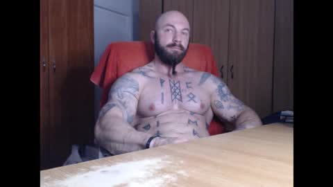 Snapshot of strongivan chatting on November 19, 2025, 5:29 am StrongIvan online show from November 19, 2025, 5:29 am