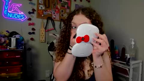 Strwbby online show from April 16, 2026, 1:50 am