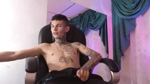 stuart_boy_ online show from December 11, 2024, 8:47 am