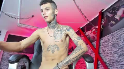 stuart_boy_ online show from December 16, 2024, 10:03 pm