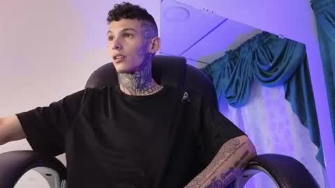 stuart_boy_ online show from December 31, 2024, 3:12 am