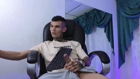 stuart_boy_ online show from January 11, 2025, 6:35 am