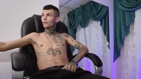 stuart_boy_ online show from January 13, 2025, 8:05 am