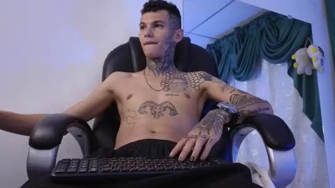 stuart_boy_ online show from January 30, 2025, 8:11 am