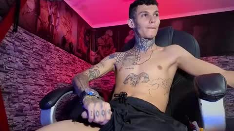 stuart_boy_ online show from February 4, 2025, 4:29 pm