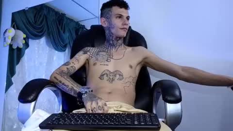 stuart_boy_ online show from February 11, 2025, 7:54 am