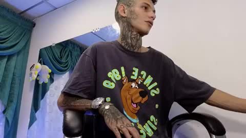 stuart_boy_ online show from February 13, 2025, 2:45 am