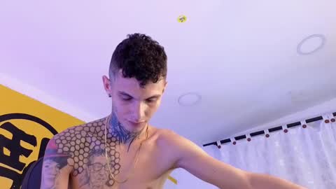 stuart_boy_ online show from March 2, 2025, 5:01 am