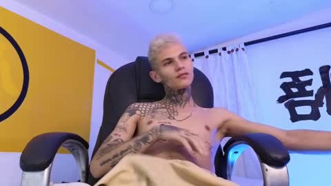 stuart_boy_ online show from March 6, 2025, 7:47 am