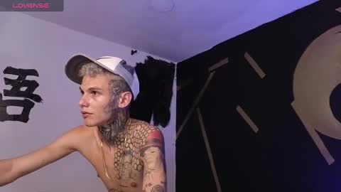 stuart_boy_ online show from March 8, 2025, 11:28 pm