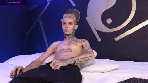 stuart_boy_ online show from March 9, 2025, 3:01 am