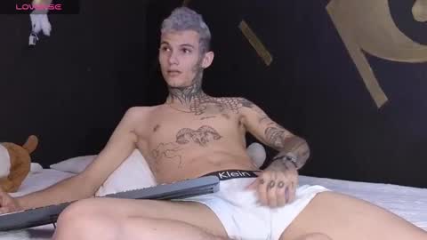 stuart_boy_ online show from March 12, 2025, 7:38 pm