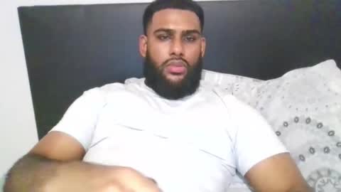 Snapshot of stuckinthe222 chatting on November 4, 2025, 3:27 am stuckinthe222 online show from November 4, 2025, 3:27 am