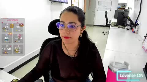 studcb_ online show from April 17, 2026, 10:35 pm