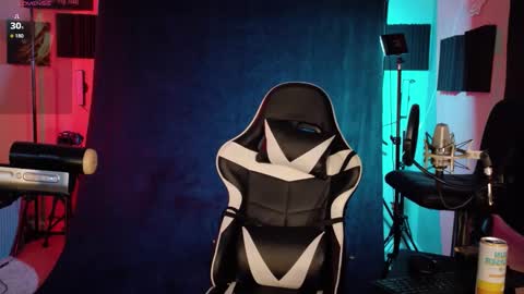 Ryan Long online show from November 6, 2025, 1:28 am