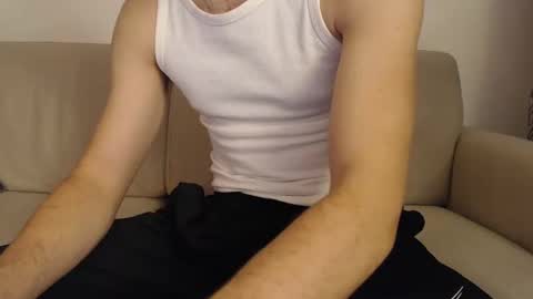 Stud From Paris online show from January 29, 2025, 2:32 pm