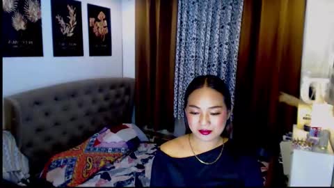 studqueendomi online show from April 19, 2026, 3:55 pm