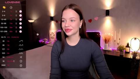 Snapshot of stuffed_cookie chatting on November 21, 2025, 7:07 am Mary online show from November 21, 2025, 7:07 am