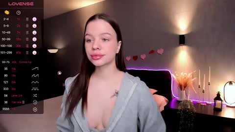 Snapshot of stuffed_cookie chatting on January 14, 2026, 7:36 am Mary online show from January 14, 2026, 7:36 am