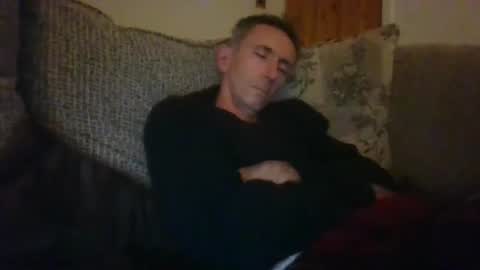 Snapshot of stuuuey73 chatting on October 28, 2025, 11:18 pm stuuuey73 online show from October 28, 2025, 11:18 pm