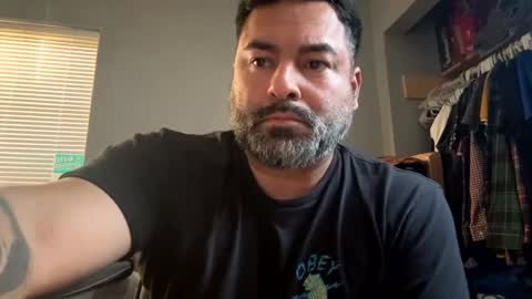 Snapshot of suavecito67 chatting on February 27, 2025, 12:54 am suavecito67 online show from February 27, 2025, 12:54 am