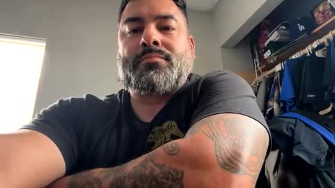 Snapshot of suavecito67 chatting on April 25, 2026, 10:18 pm suavecito67 online show from April 25, 2026, 10:18 pm