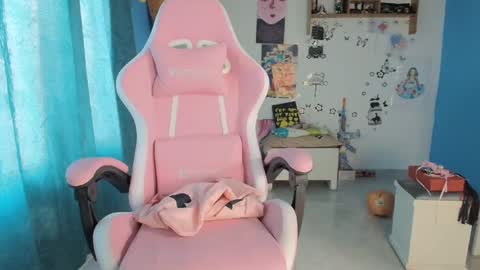 sub_nezuko_69 online show from January 11, 2025, 7:49 pm