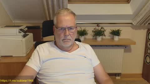 Snapshot of subbear1968 chatting on May 31, 2026, 8:21 pm subbear1968 online show from May 31, 2026, 8:21 pm
