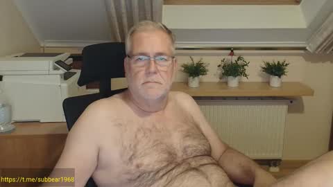 Snapshot of subbear1968 chatting on June 3, 2026, 10:48 pm subbear1968 online show from June 3, 2026, 10:48 pm