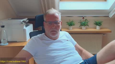 Snapshot of subbear1968 chatting on June 5, 2026, 2:45 pm subbear1968 online show from June 5, 2026, 2:45 pm