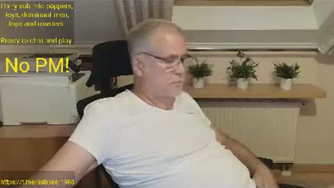 Snapshot of subbear1968 chatting on June 21, 2026, 8:33 pm subbear1968 online show from June 21, 2026, 8:33 pm